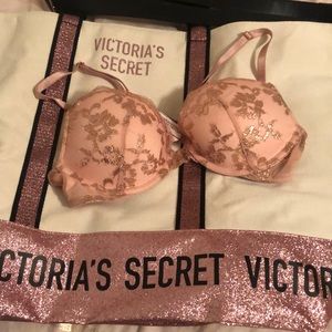 VS tote bag and bra BRAND NEW